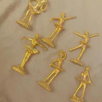 مجسمه بالرین های برنزی