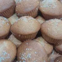 استخدام نیروی خانم شیرینی پزی