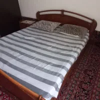 تخت دونفره چوبی + دوتا پاتختی قیمت مناسب فروش فوری|تخت و سرویس خواب|تهران, دهکده المپیک|دیوار