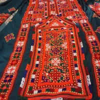 تپه ای شیک|لباس|خاش, |دیوار