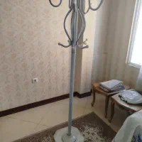 جا لباسی ایستاده|بندرخت و رخت‌آویز|مشهد, سیلو|دیوار