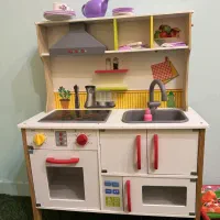 فروش وسایل اولیه خانهی بازی (مهدکودک، اتاق کودک)