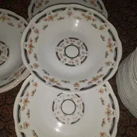 تعدادی ظرف|ظروف سرو و پذیرایی|اردبیل, |دیوار