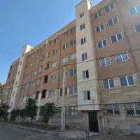 ۸۰ متر/نورگیر/دو خواب/ پارکینگ آسانسور پکیج کولر