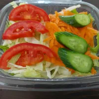 تهیه سالاد برای مجالس