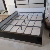 تخت خواب ومیز ارایش