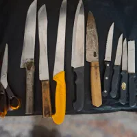 تعدادی چاقو و قیچی