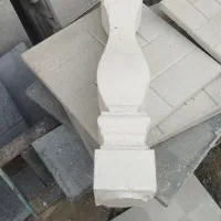 بلوک با کیفیت. سراهی. دور باغچه.