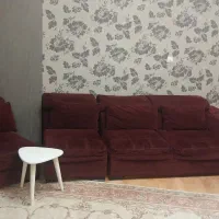 فروش مبل ۴ نفره تمام پارچه زرشکی|مبلمان خانگی و میز عسلی|ساری, |دیوار