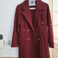 تعدادی مانتو و پالتو