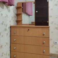 میز ارایشی و دراور کارکرده تمیز و کاملا سالم
