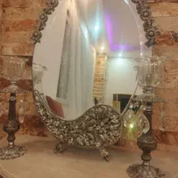 اینه و شمعدان و میز تروتمیز و سالم سایز متوسط آینه|آینه|رشت, کوی حسینی|دیوار