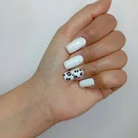 مدل برای کاشت ناخن