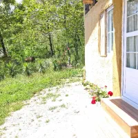 اجاره سوئیت ویلایی در محیط دلباز امن و جای پارک