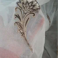 پـرده حـریـر طــرحـ دار