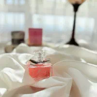 عطر لیبر اینتنس