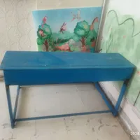 نیمکت مدرسه