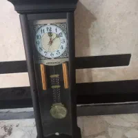 ساعت دیواری در حد نو