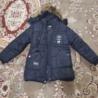 کاپشن بچه‌گانه ۴یا ۵ ساله درحد نو