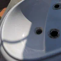 سنگ روشویی کار کرده و تمیز