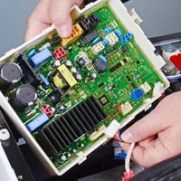 تعمیر انواع لباسشویی و ظرفشویی ایرانی و خارجی|ماشین لباسشویی و خشک‌کن لباس|صدرا-فارس, فاز ۲|دیوار