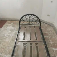 تخت خواب یک نفر فلزی