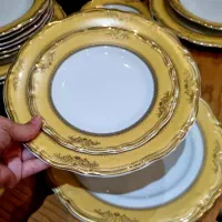 سرویس چینی ۱۸ نفره غذاخوری طلاکوب