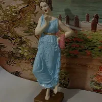 مجسمه خوشرنگ قدیمی بزرگ