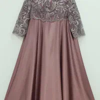 تعدادی لباس مجلسی کار شده