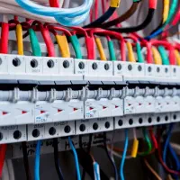 برقکاری ساختمان و صنعتی همراه با نصب دوربین|خدمات پیشه و مهارت|رشت, توشیبا|دیوار