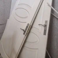 درب چوبی با چهارچوب فلزی