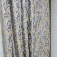 پرده پذیرایی ۶/۵ متری و کنار پرده طوسی آکبند حراج|پرده، رانر، رومیزی|ارومیه, |دیوار