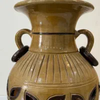 گلدان پایه‌دار|صنایع دستی و سایر لوازم تزئینی|تهران, چهارصد دستگاه|دیوار