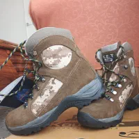 کفش کوهنوردی و کویر|کیف، کفش، کمربند|حمیدیا, |دیوار