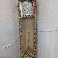 ساعت چوبی رنگ صدفی