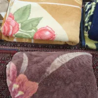 تعدادی پتو تک نفره و زیر سفره و روفرشی