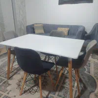 میزغذا خوری با ۴صندلی