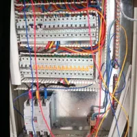 برقکاری و تعمیرات آبگرمکن و بخاری برقی -گازی