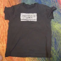 تی شرت و شلوار|لباس|نور, |دیوار