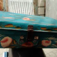 چمدان قدیمی آهنی