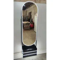 آینه ایستاده