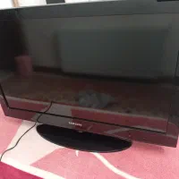 ال سی دی32 سامسونگ و میز تلویزیون