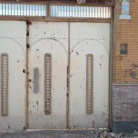 درب حیاط آهنی قدیمی سنگین