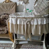 تخت و گهواره نوزاد