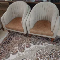 مبل ۷ نفره همرا با میز و گل میز