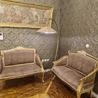 دو عدد مبل دونفره چوبی طلایی|مبلمان خانگی و میز عسلی|کرج, حسن آباد|دیوار