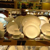 چینی طوس کرم رویال طرح دار|ظروف سرو و پذیرایی|تهران, شوش (باغ آذری)|دیوار