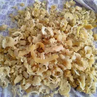 پنج کیلو کتیرا،ربع کیلو شیره آنغوزه