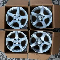 رینگ پنچ پر نو|قطعات یدکی و لوازم جانبی|رشت, حومه رشت|دیوار