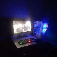 کیس نسل ۱۰ همراه مانیتور و میز